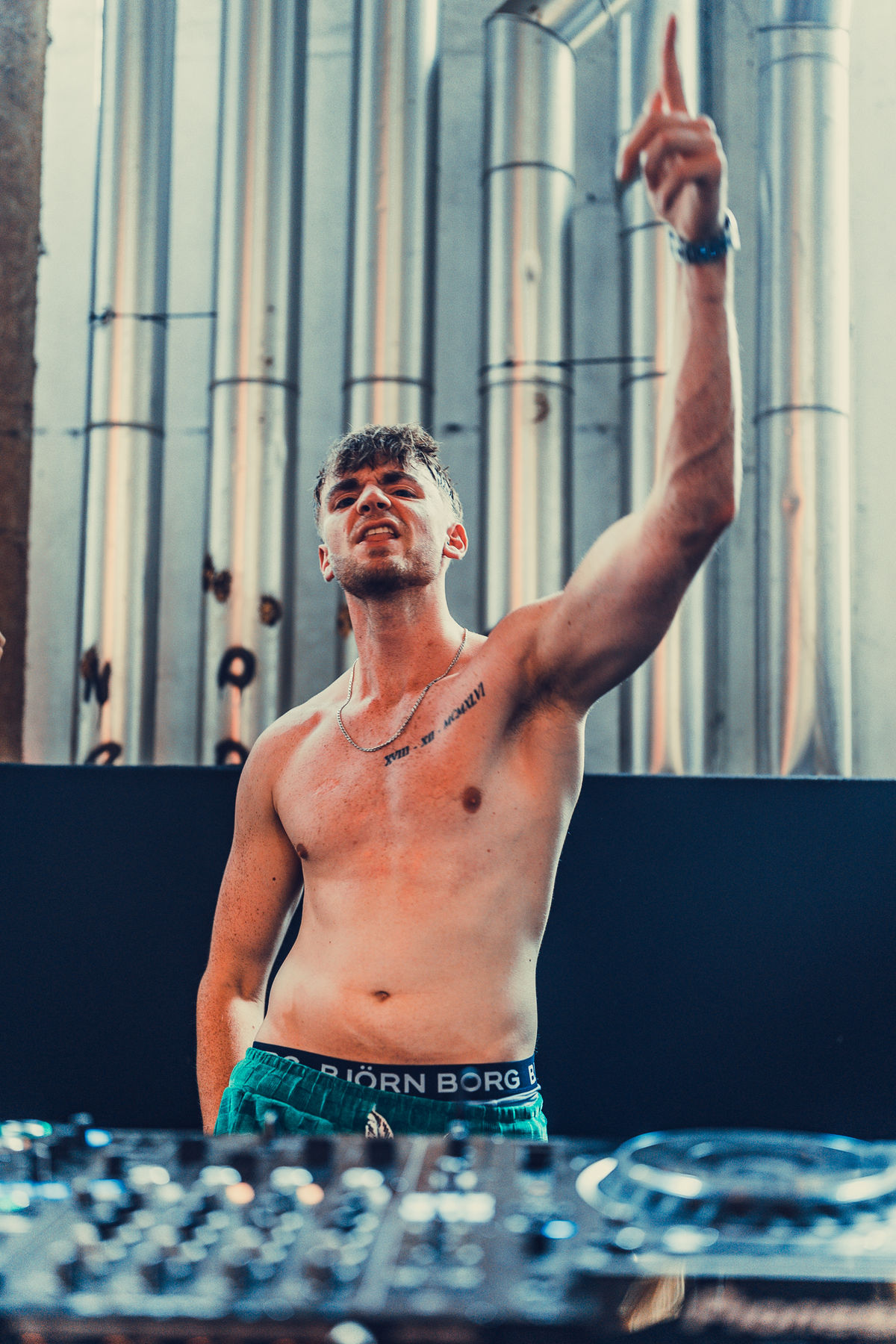 Loading... just a sec